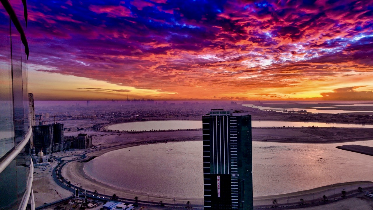 Dubai Skyline Sonnenuntergang – Production Support MENA Media Travel Lens