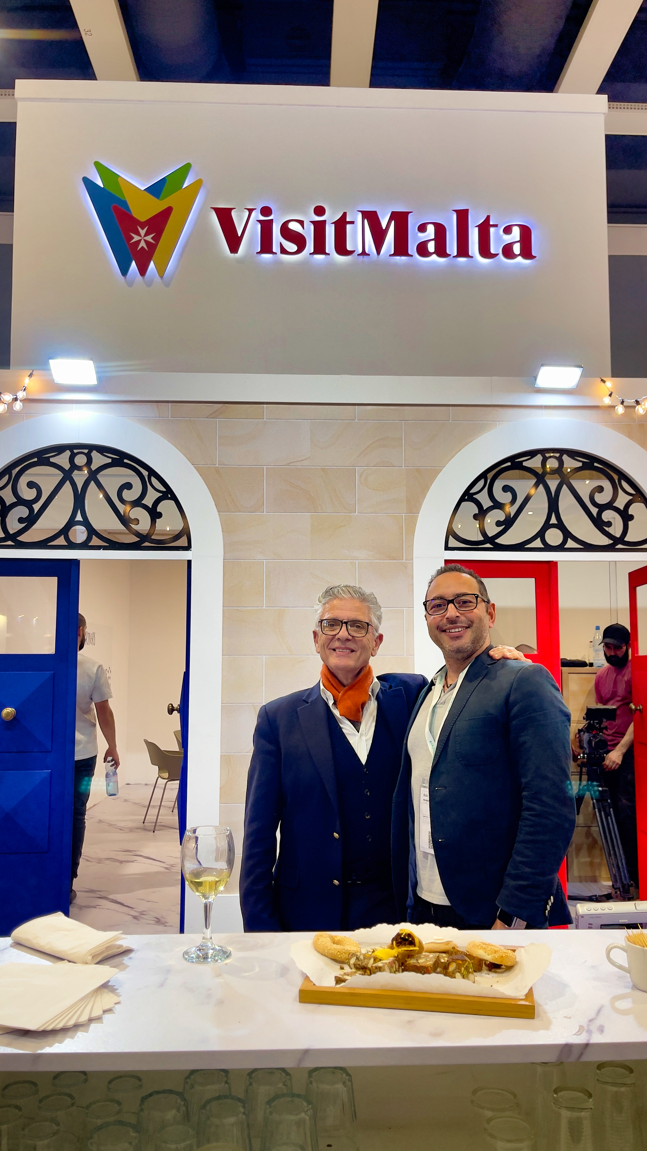 Adil Bioudi mit Dr. Charles Mangion Chairman Malta Tourism Authority – B2B Networking Media Travel Lens